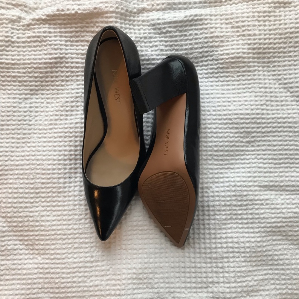 NWT Nine West Black Leather Pumps with Unique Heels